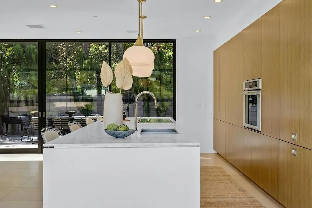 Experience Eco-Luxury At Its Finest - Centrally Located Clea House In San Diego!-1