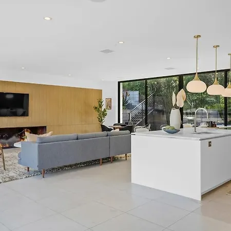 Experience Eco-Luxury At Its Finest - Centrally Located Clea House In San Diego!-3